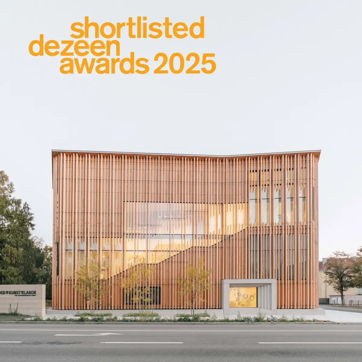 Kinder Kunst Labor überschrieben mit Badge für dezeen shortlist 2025 | Patrick Johannsen