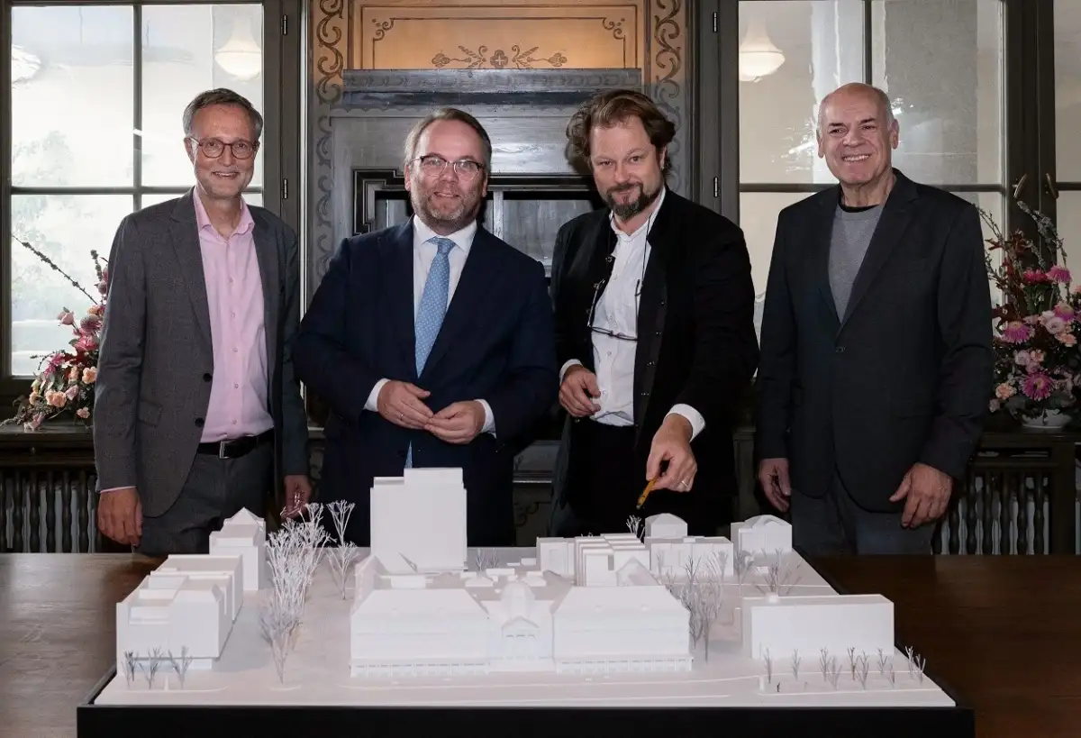 4 Männer hinter dem Wettbewerbsmodell von Studio Salvi Weber